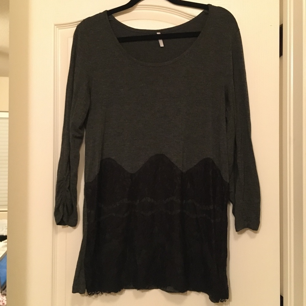 3/4 length sleeve shirt